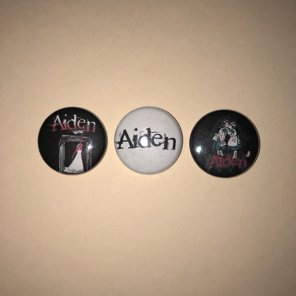Aiden (band). Pins. Y2K.